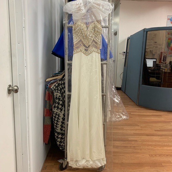 Nina Canacci Dresses & Skirts - NWT Prom or Destination Wedding Gown